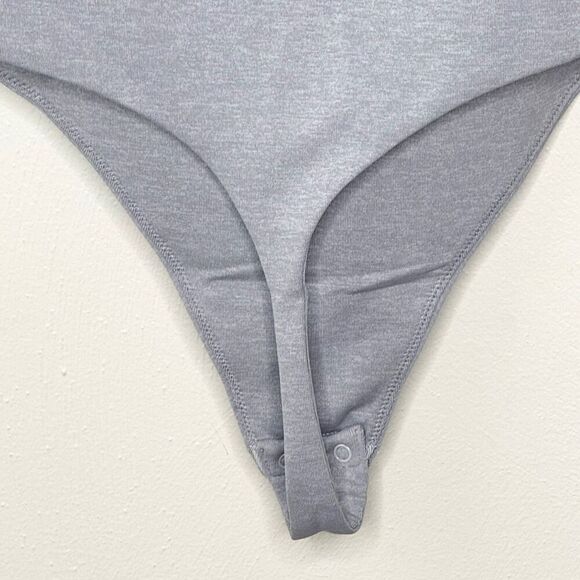 Babaton Aritzia Contour Crew Scoop Neck Flip Down Long Sleeve Bodysuit - NWT - W - Picture 8 of 11